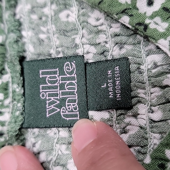 Wild Fable Size L Green Floral Cinch Front Crop Halter Top, Exc. Used Condition - Picture 9 of 12